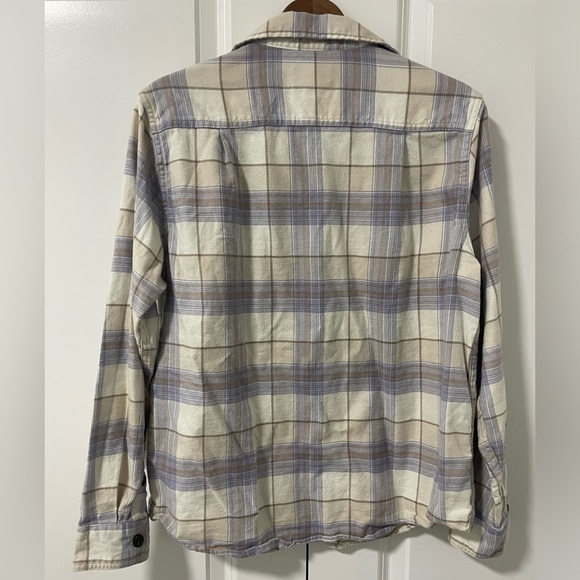 TILLEY- 100% organic cotton , button down - Picture 2 of 4